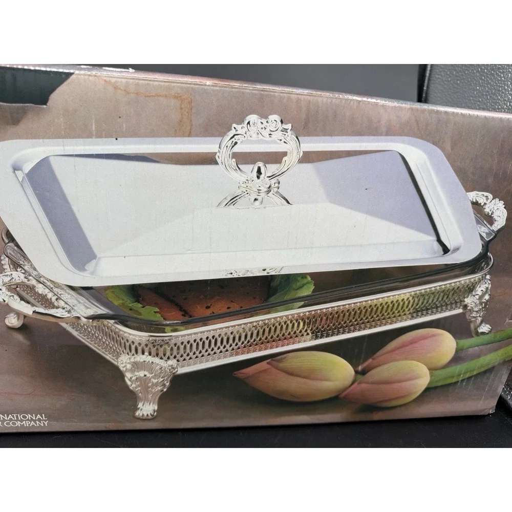 🍽️✨ NIB International Silver Co. Silver‑Plated 2‑Quart Server w/ Liner & Cover